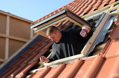 Pose de fenêtres de toit Velux à Rom